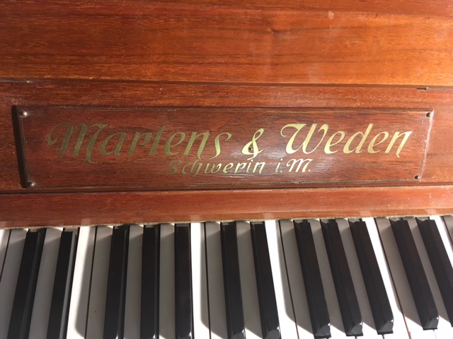 Martens und Weden Klaviere kaufen bei DEGUS PIANOS