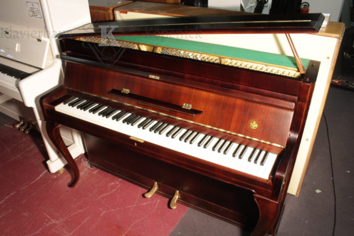 Klavier August Förster Modell 104 nussbaum gebraucht kaufen bei DEGUS PIANOS