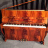 Nylund & Son Klavier Modell 110  - klangvolles Schmuckstück in edlem Mahagoni